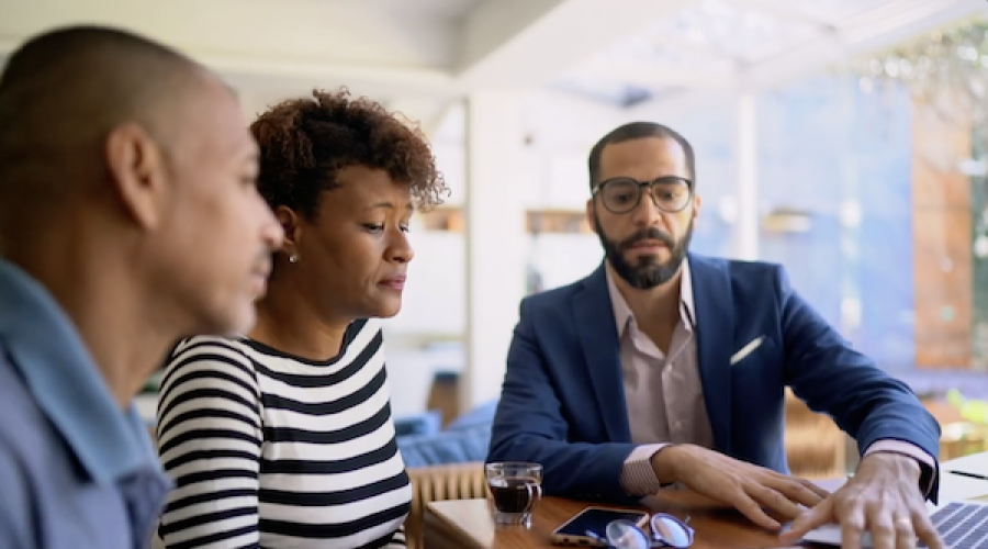 Mid-Western Financial Services Company Seeks CMO